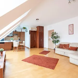 Beautiful With Ac Apartman