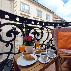  Apartment Super Chic With A Private Balcony